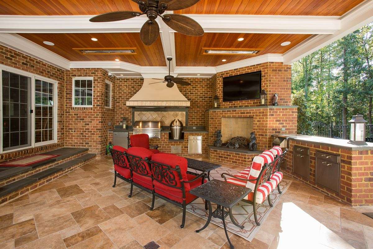 outdoor kitchen contractors