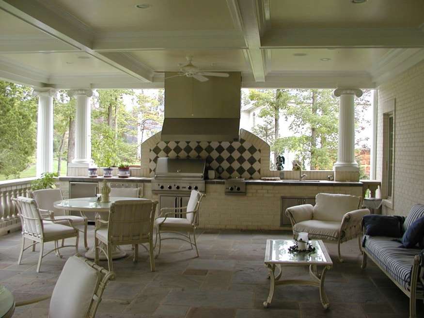 outdoor kitchen contractors